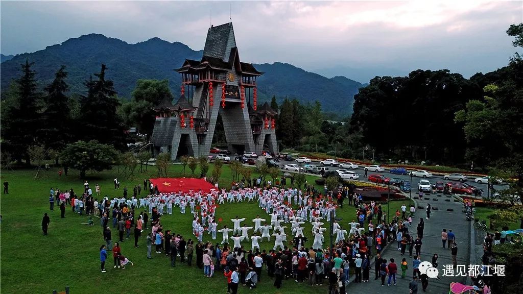 和五星红旗合影九宫格,与五星红旗合影