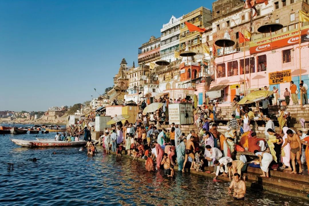 印度人真的挂在火车上吗？