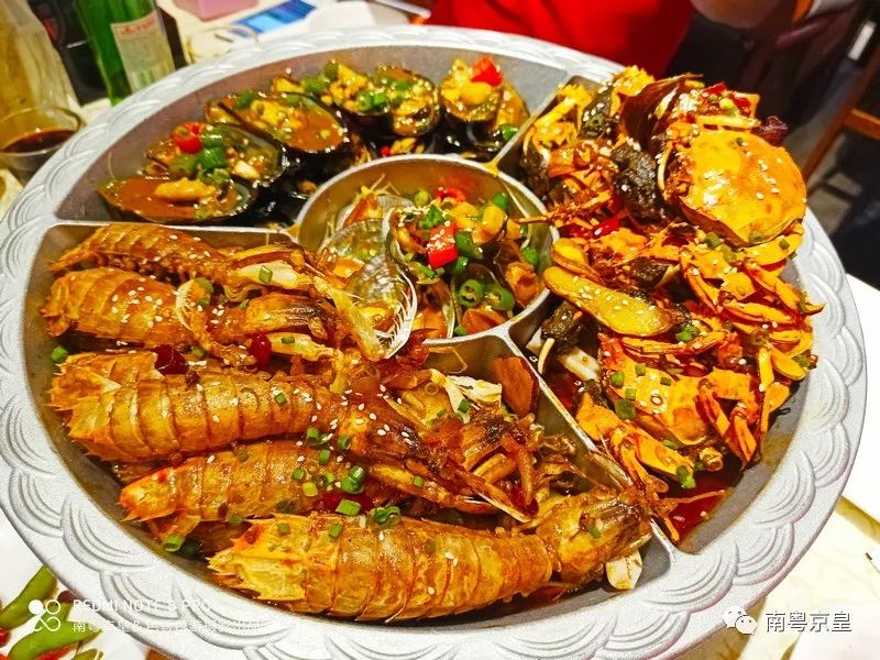 羊城飘逸着最傲娇的色彩——中国红，要的就是这个味儿