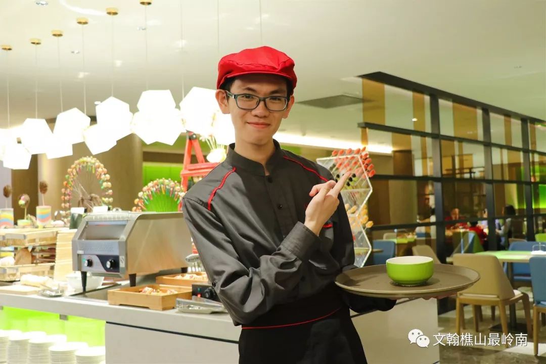 假日中一道靓丽的风景,假日里那个忙碌的身影