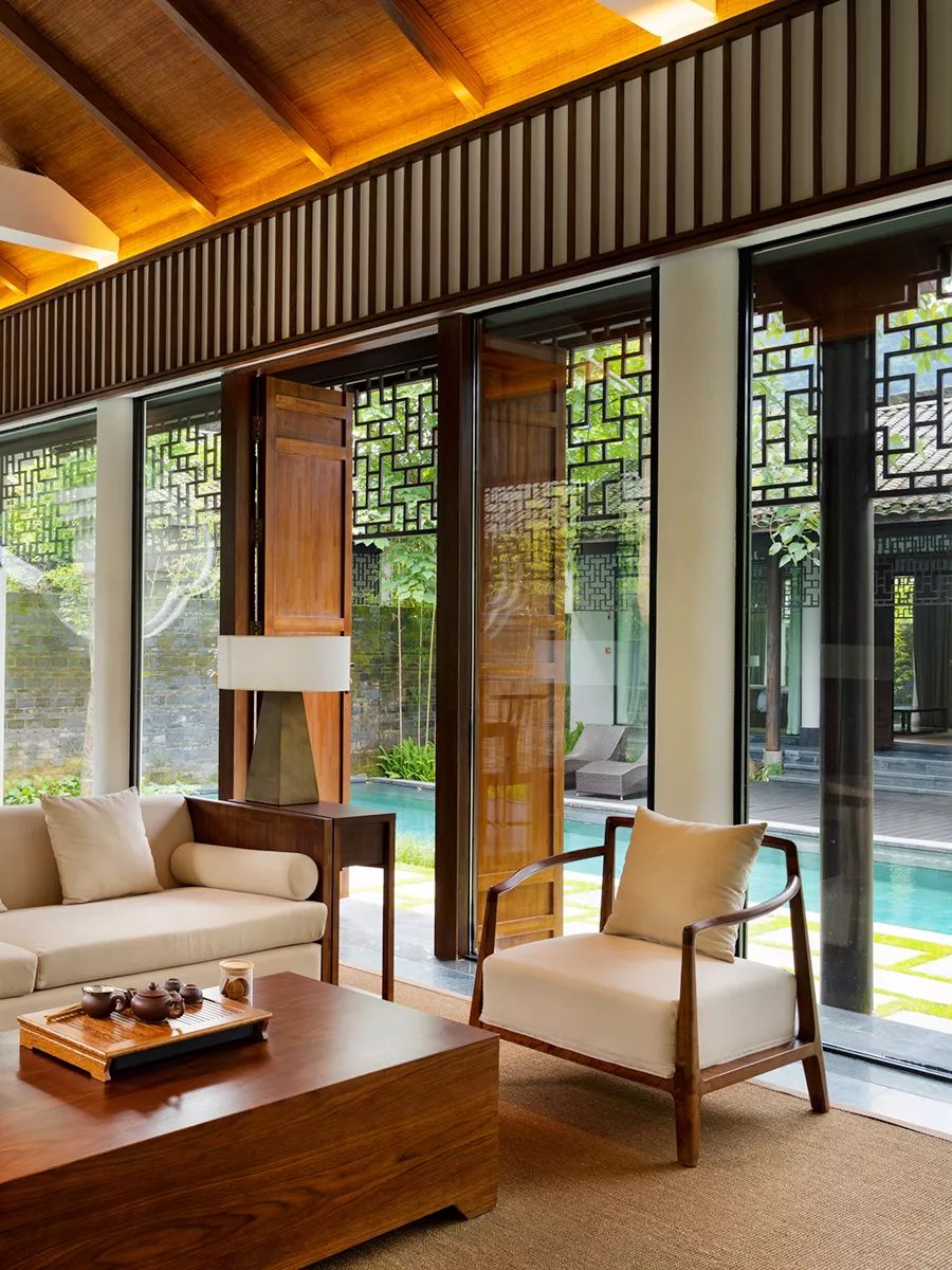 国庆在阳朔度过了不输巴厘岛的假期，全因这家藏在秘境山水里的宝藏酒店