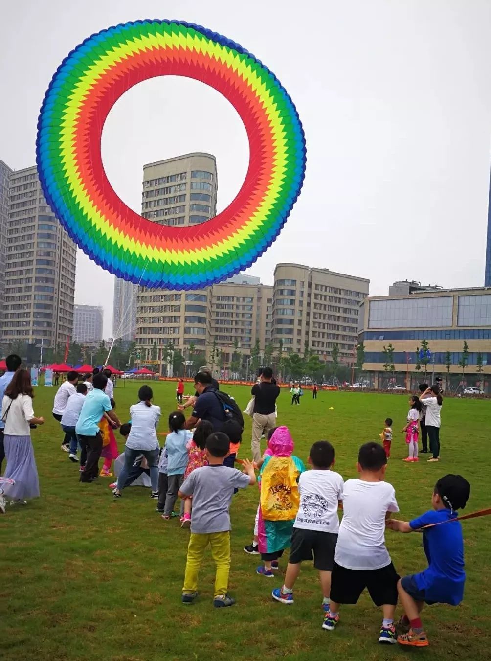 上海风筝大赛,松江举办大型比赛