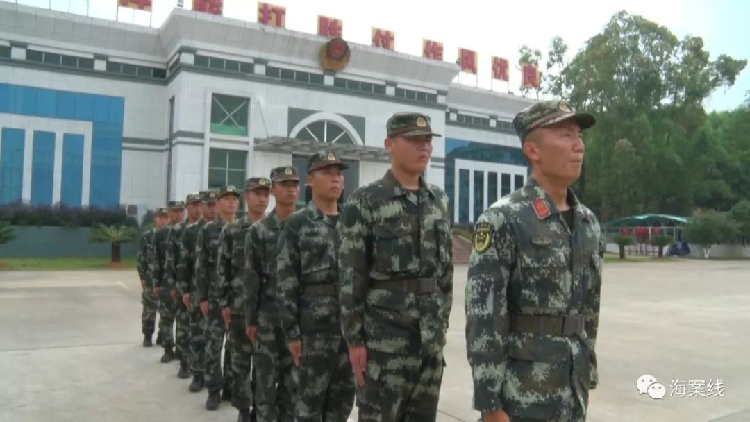 新兵蜕变成合格军人,00后武警新兵的破茧成蝶