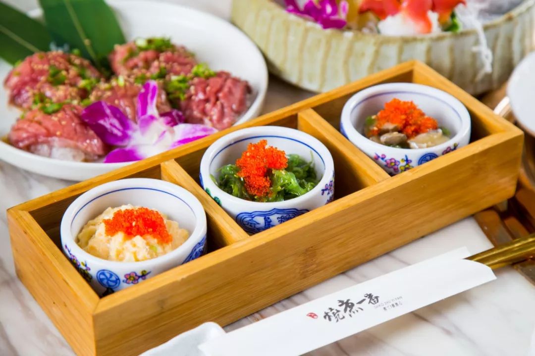 超级网红日料店终于在成都开业了,最便宜的3折店铺套装