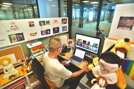 成都动漫人谭小正：毕业就创业公司仅一人坚持了15年