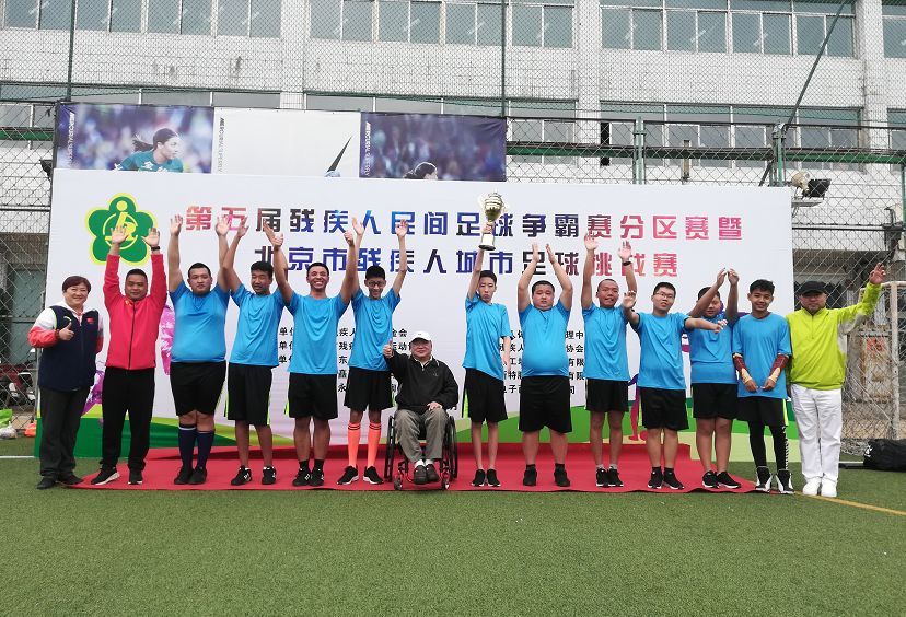 绿茵场上逐梦,绿茵场上尽情驰骋追逐足球梦