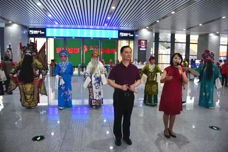 世界高铁发车,开往世界上最美风景的高铁