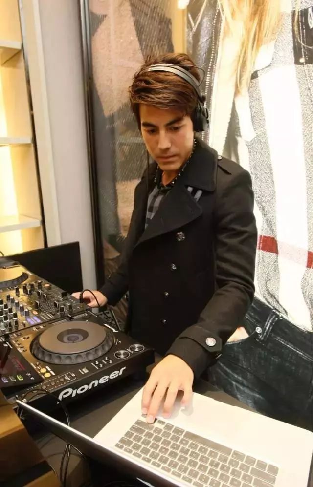 BlissTalent|白梓轩——不一样的“浓颜系”男星