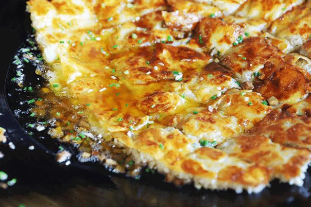 武汉：一碗热干面杀百鬼，一锅豆皮烫神仙