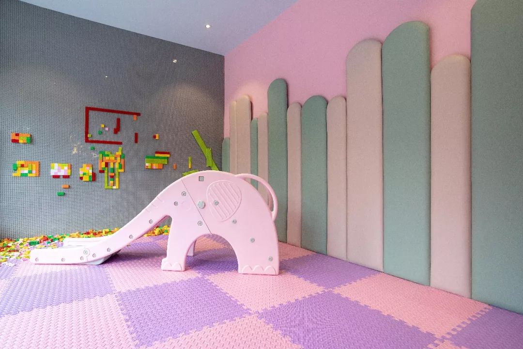 有多少人路过希望广场「纪梵轩」，和我一样好奇这是一家怎样的新店？