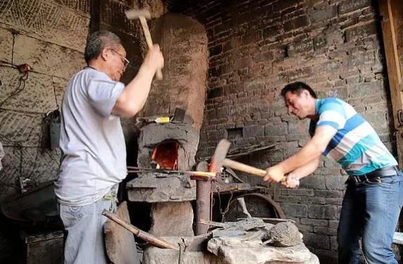 滨海老行当——回响在街头巷尾的“叮当”打铁声