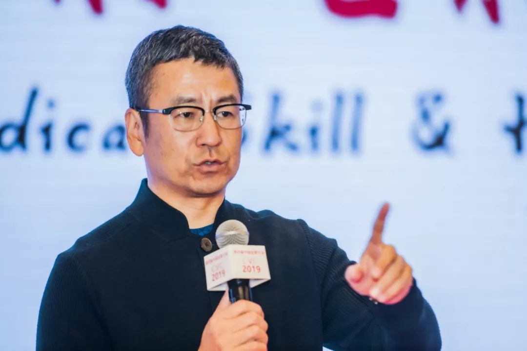 白岩松谈善待医生,白岩松关于医生与医德的演讲