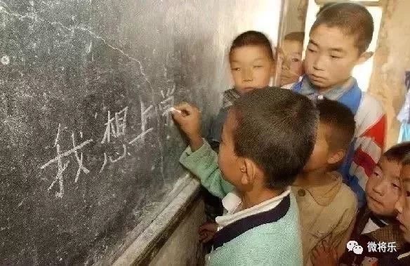 以实际行动迎接全国扶贫日,扶贫日送温暖助力精准扶贫