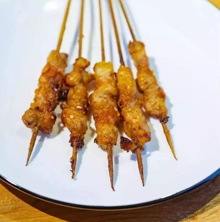 吾悦广场10元烧烤,吾悦烤鱿鱼10块钱9串