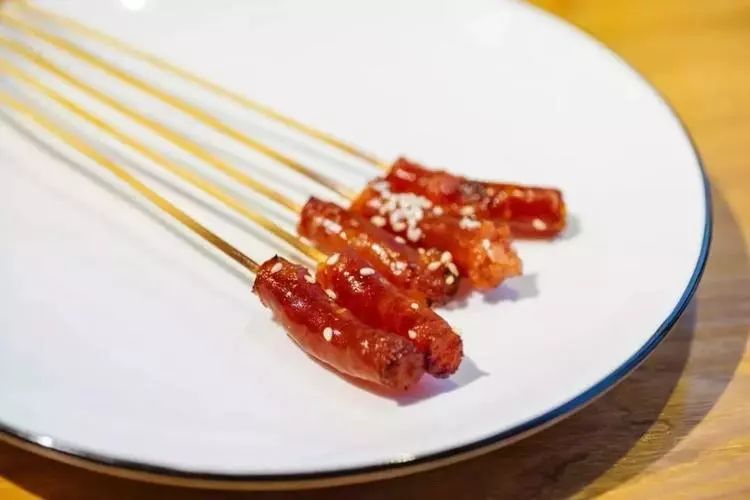 吾悦广场10元烧烤,吾悦烤鱿鱼10块钱9串