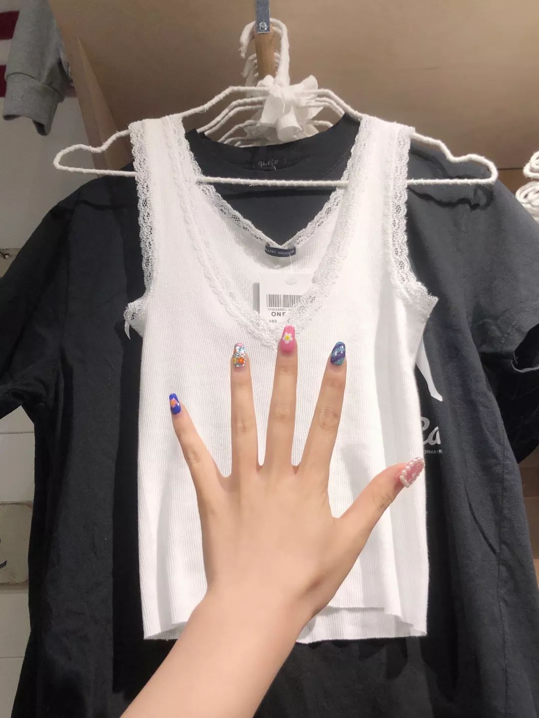 不用代购就能买到的爽肤水,宝石蓝针织宋妍霏同款