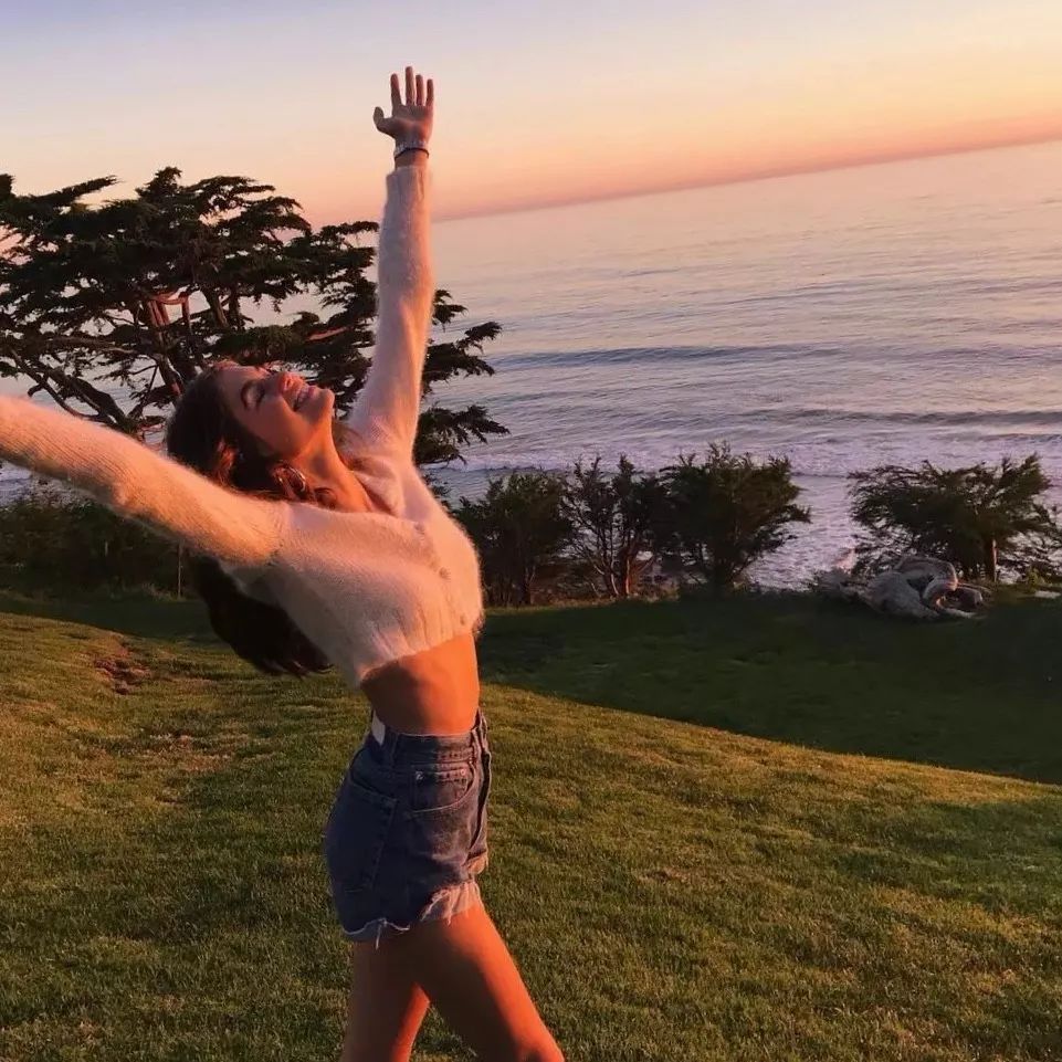 不用海淘代购的化妆品,宋妍霏同款平价包包