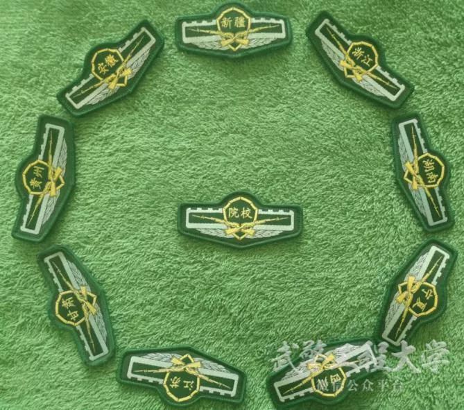 告别热气腾腾的军营,告别青春军旅