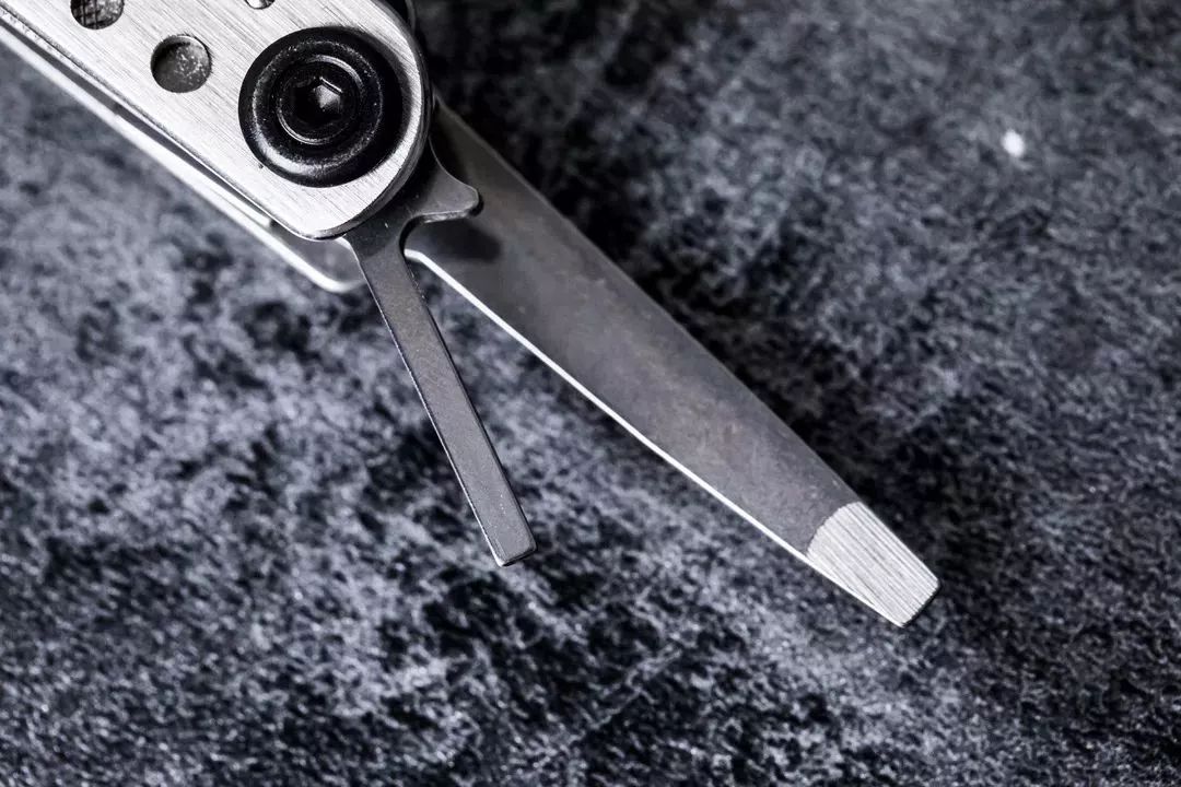 瑞士*刀军**算个屁！能顶半个工具箱的男人掌心玩物，竟有10种用途