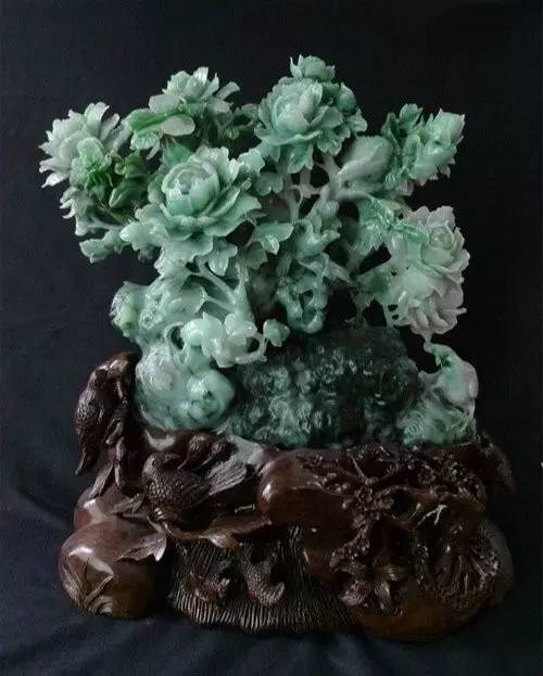 美玉“开花”,艳而不俗