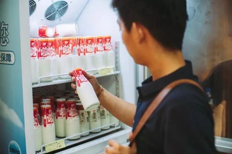 抢占“鲜”机！这个广东人爱了63年的燕塘牛奶，终于要登陆澳门了