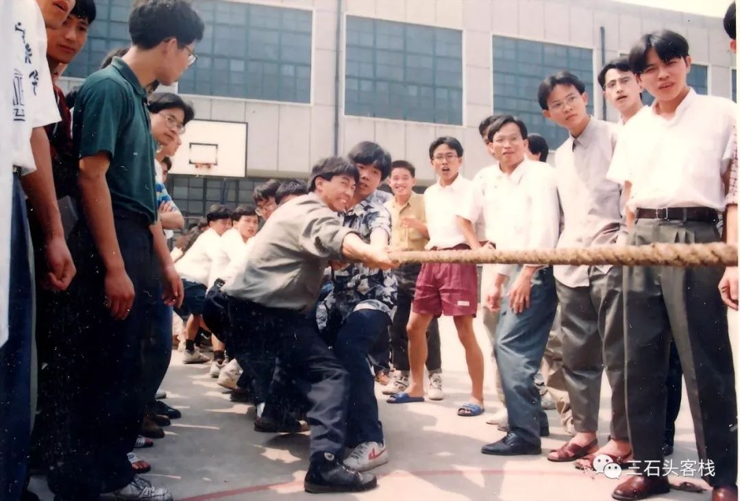 华政的简介,华政的故事