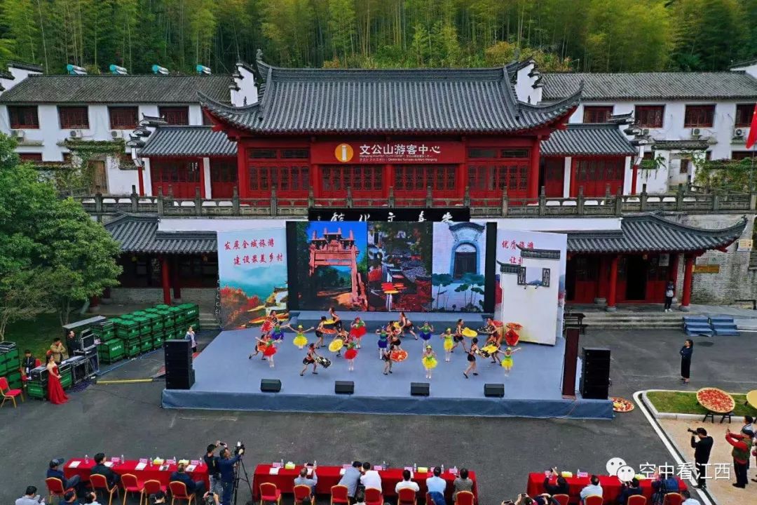 婺源篁岭晒秋什么最好看,婺源秋色正浓石城枫叶渐显红