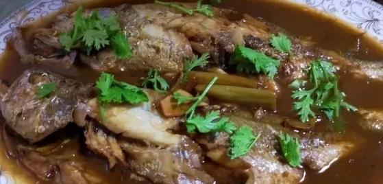 炖鱼用什么醋炖好,炖鱼去腥增香秘制调料