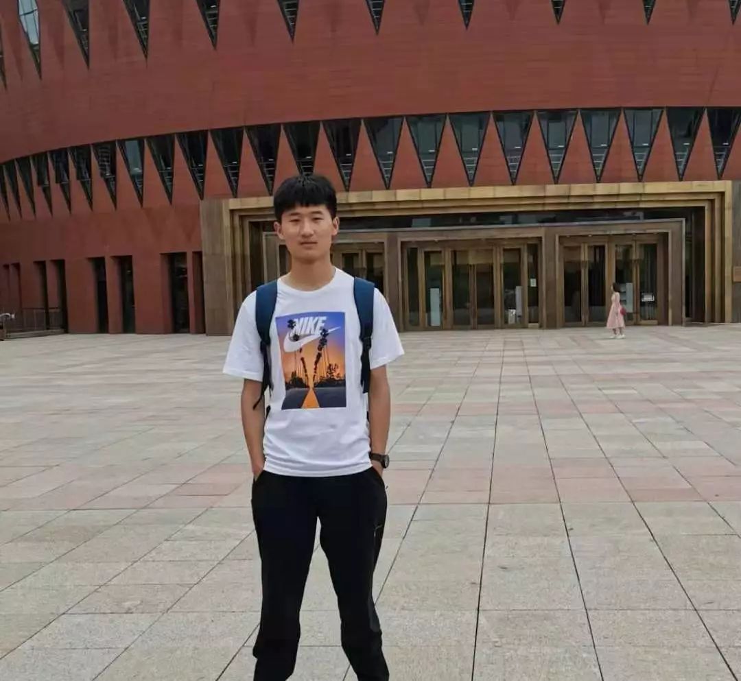 宫傲：雄关如铁未来可期