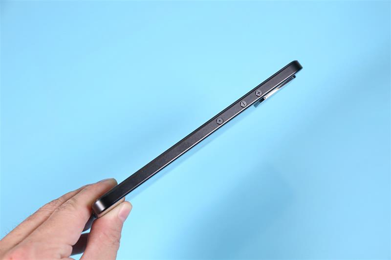 离开锤子老罗去哪里了,坚果pro3是罗永浩设计的吗