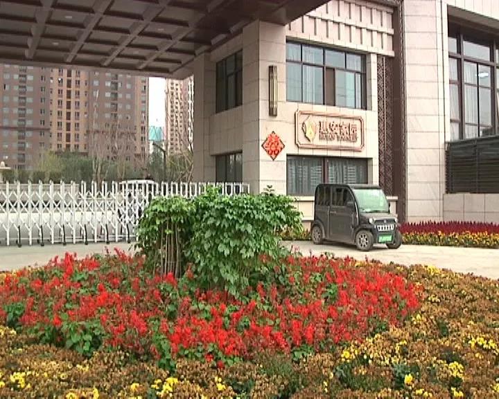 市民买的新房却漏水到楼下这损失到底该由谁来赔？