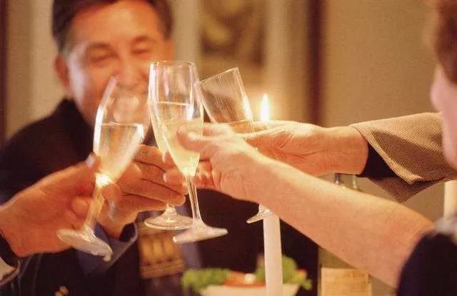 红薯不能和鸡蛋一起吃涨知识了,红薯不能和什么一起吃相克大全