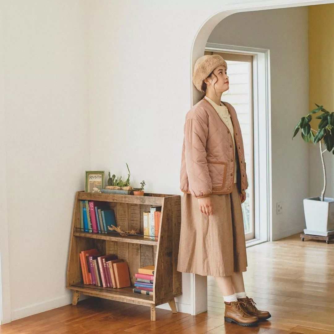 日杂少女改变风格,复古森女文艺优雅穿搭