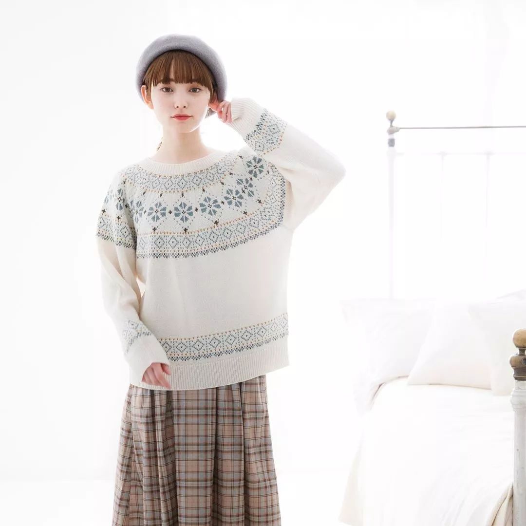 日杂少女改变风格,复古森女文艺优雅穿搭