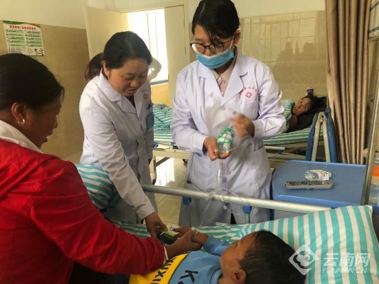 健康体检进社区服务暖人心,健康义诊进社区温暖服务送到家