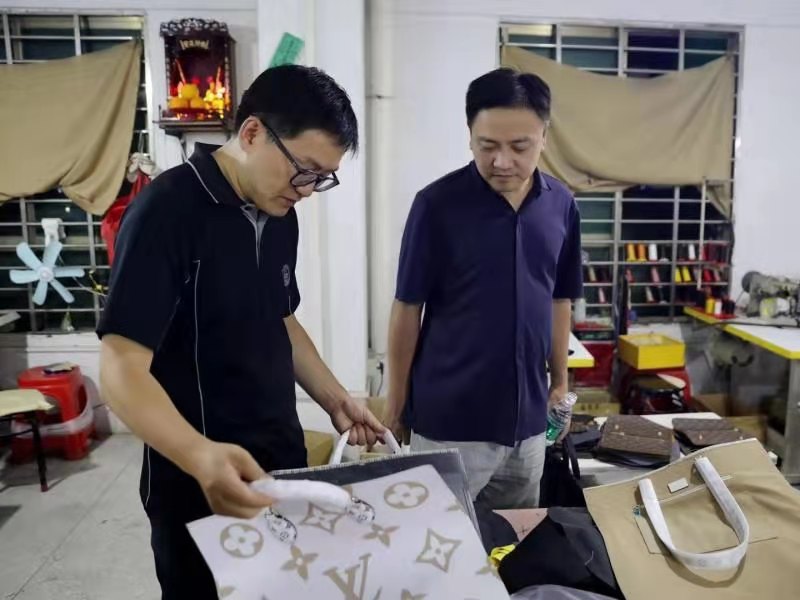 璺槗濞佺櫥鐖遍┈浠曢濂堝効,璺槗濞佺櫥棣欏鍎跨埍椹粫浠锋牸