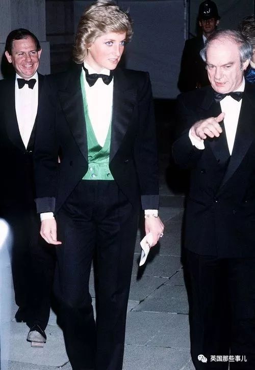 戴安娜裙子蓝纱裙多少钱,戴安娜最美礼服