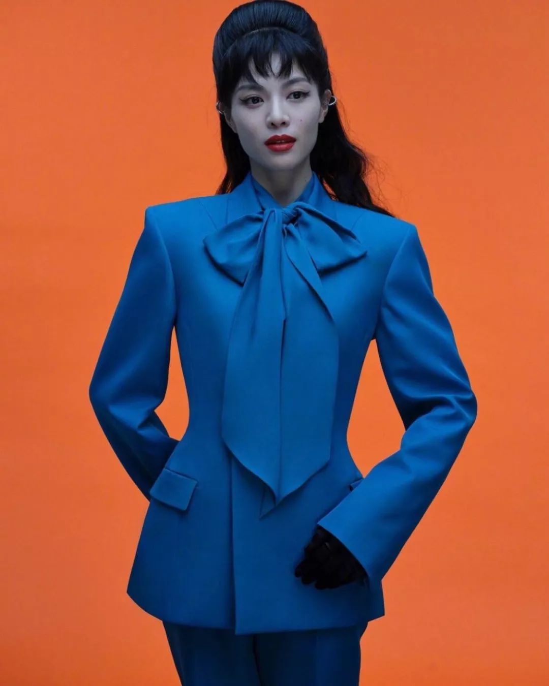 钟楚曦新中式穿搭同款,高级脸的钟楚曦独爱港风式穿搭