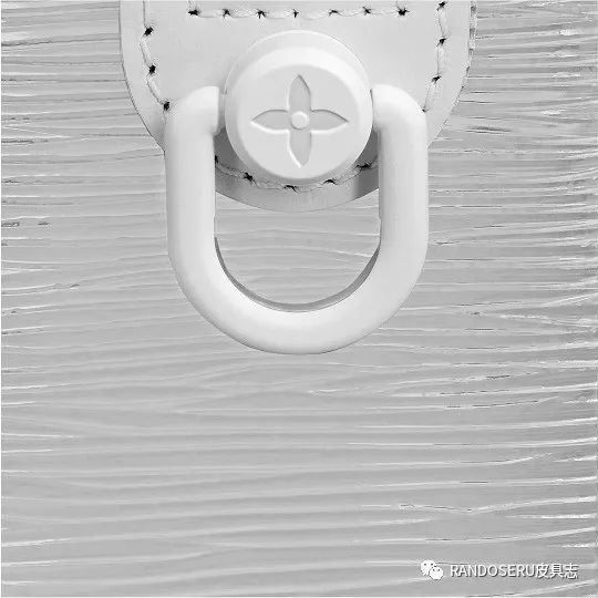 摊上个男人,这么爱奢侈品包包真是个奇葩?