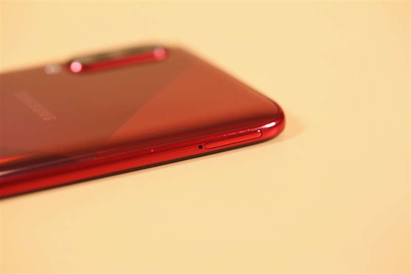 中端机还能如此漂亮三星GalaxyA70s评测：最轻薄的6400万三摄之作