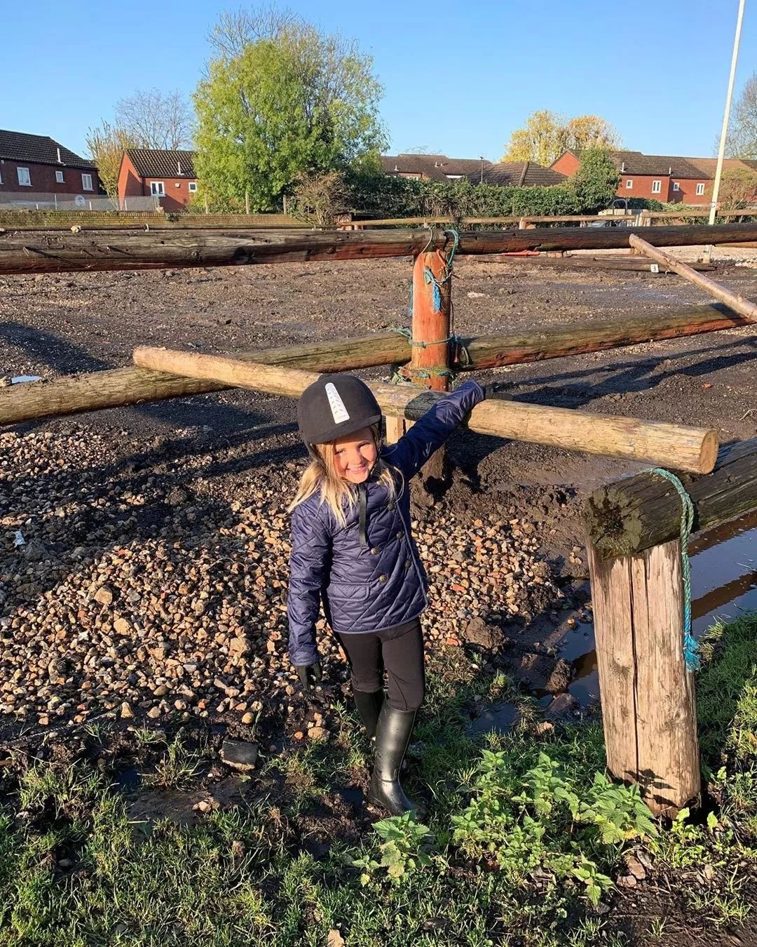 打出生起就坐拥23亿身家！英伦萌娃界新贵的时尚经|OK!Baby成为TA