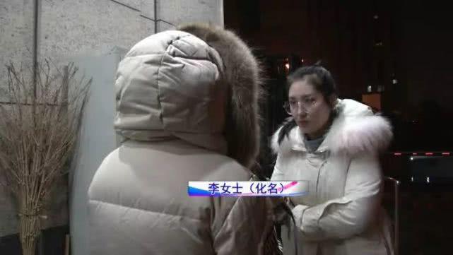 更衣室里有人与男子视频身边女子一丝不挂全被拍