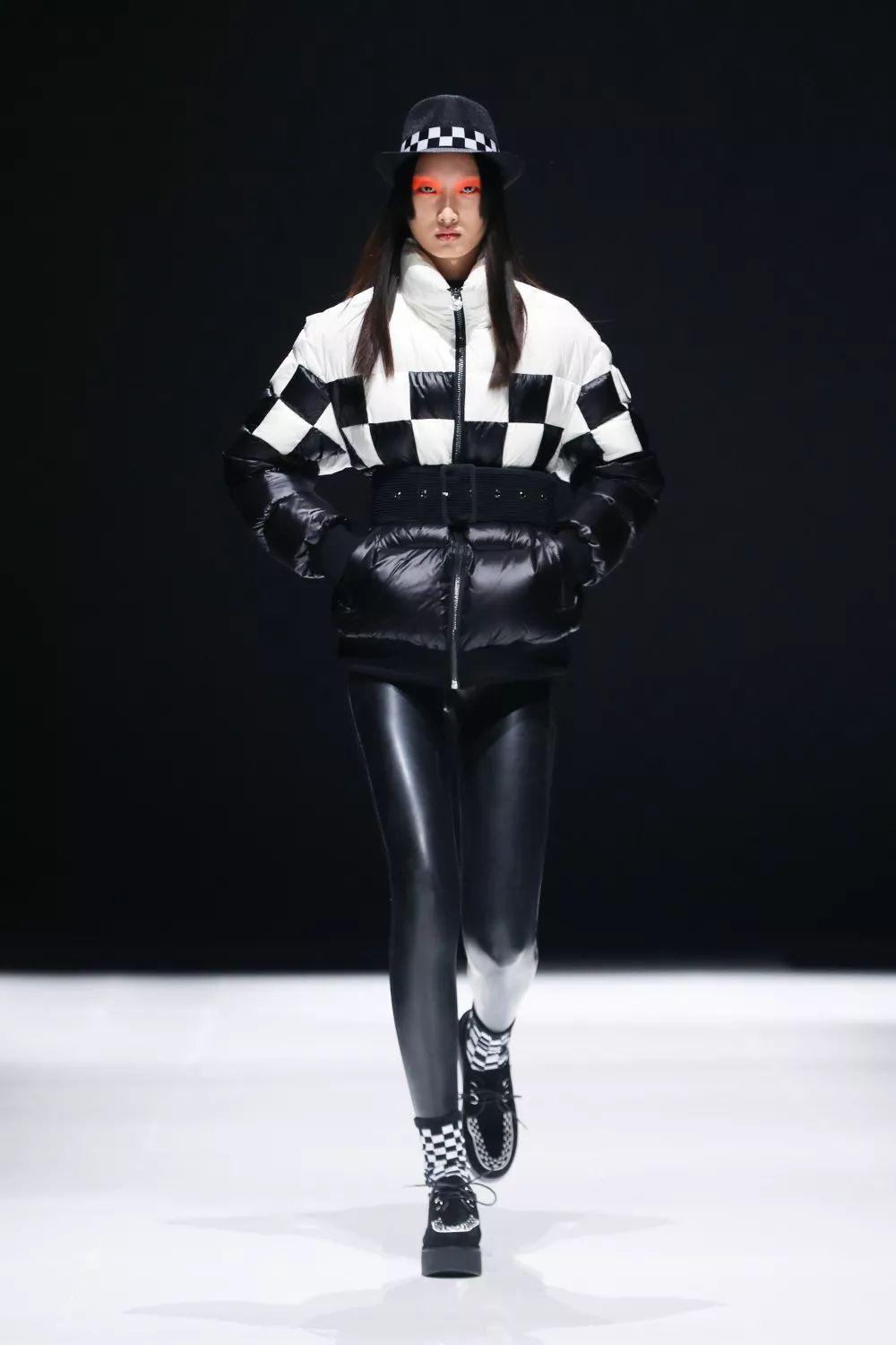 爱马仕传奇钦点,海外ins求代购,波司登X高缇耶联名火爆全球?