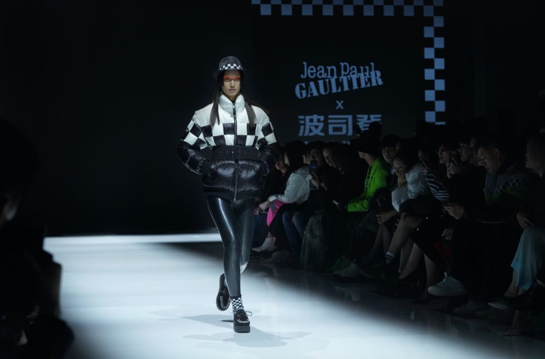 最in的春季穿搭大全,波司登走秀款李宇春