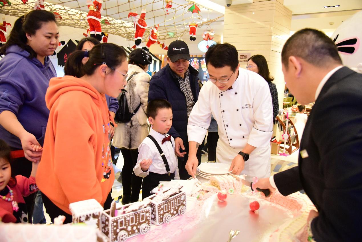 青岛中心假日酒店圣诞自助,圣诞节青岛酒店