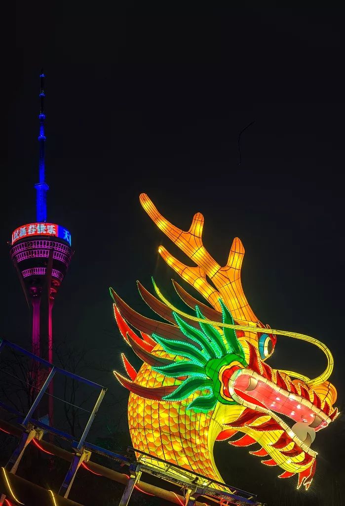 当人们在知乎上讨论成都，一场核裂变级的城市印象比拼开始了……