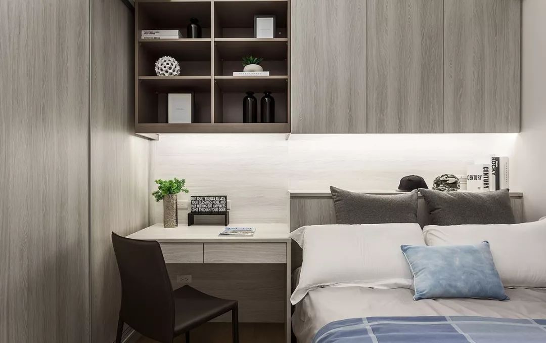 床头空荡荡是怎么回事,床头墙面空荡荡怎么办