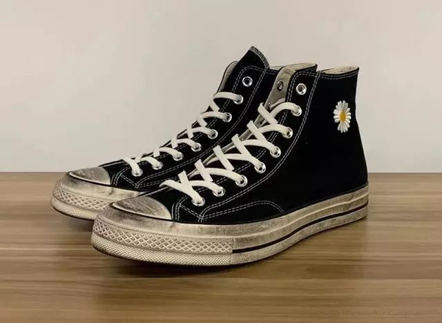 权志龙喜欢的雏菊是什么雏菊,权志龙的小雏菊为什么少一半