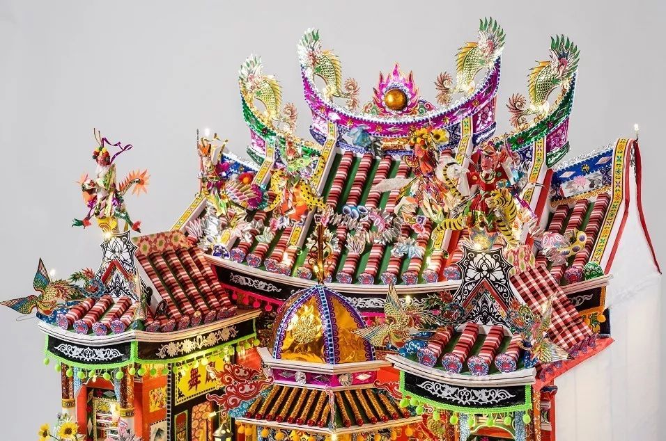 中国人烧给死人的纸扎，登上巴黎设计周，还被法国博物馆收藏