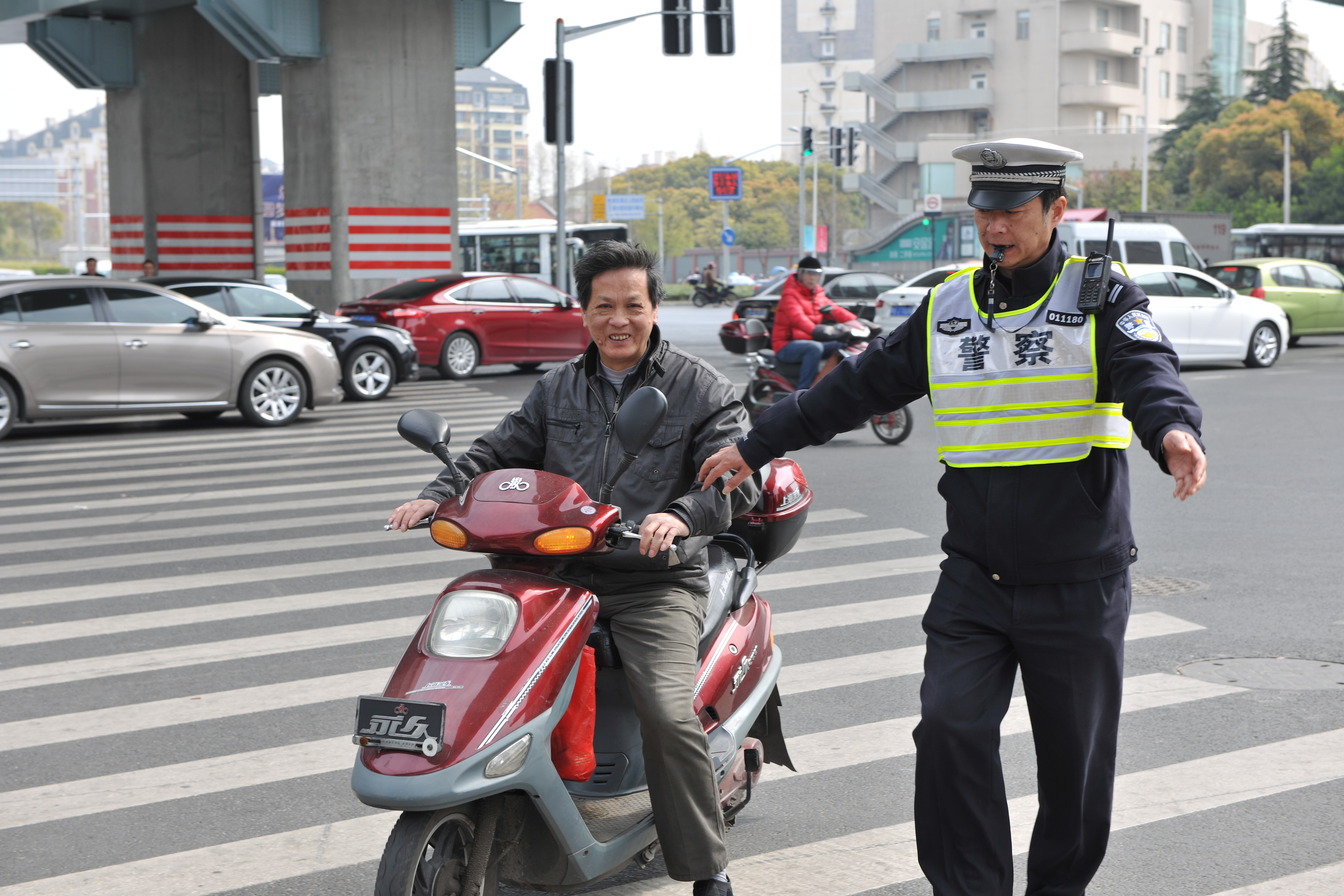 上海严查非机动车电子牌,上海非机动车电子牌照违法抓拍点